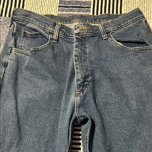 Wrangler Relaxed Fit Blue Jeans